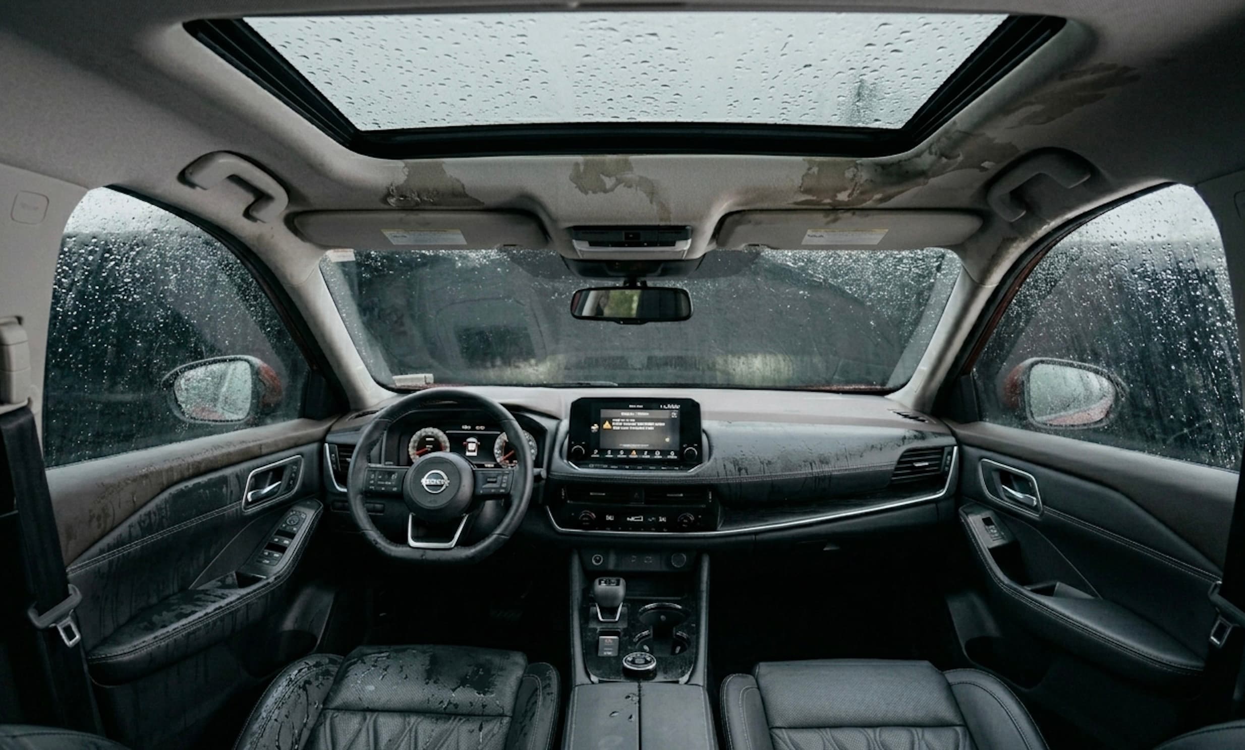 Вода в салоне Nissan Rogue T33: все причины протечки и как найти источник